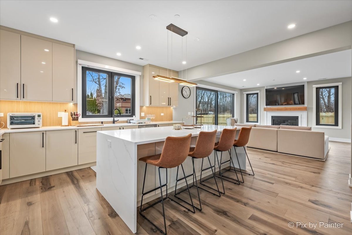 148 Oak St – photo 2