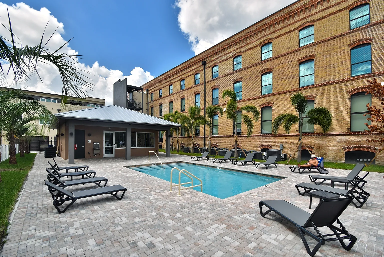 Cigar Lofts (By the Bedroom) – photo 2