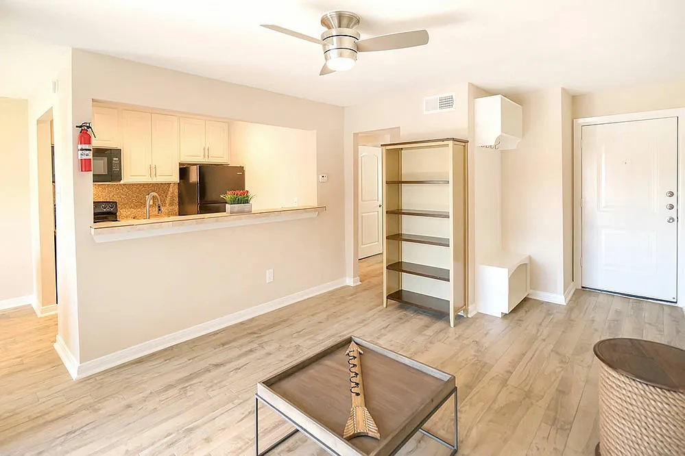 Los Prados Apartment Homes – photo 1