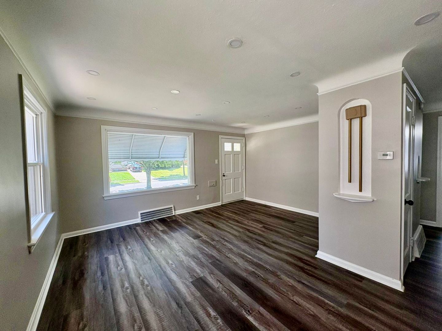 4165 Harwood Rd – photo 3