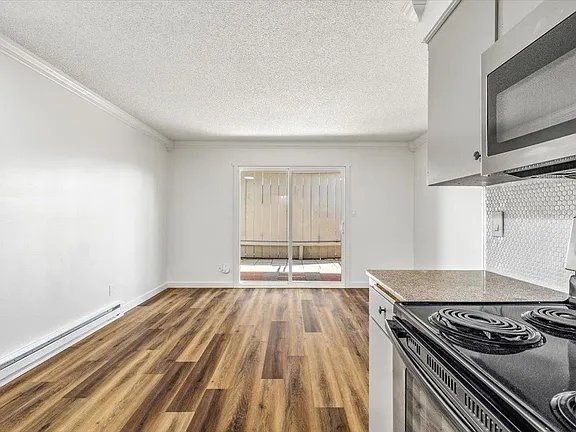 923 E Indiana Ave unit 6 – photo 3