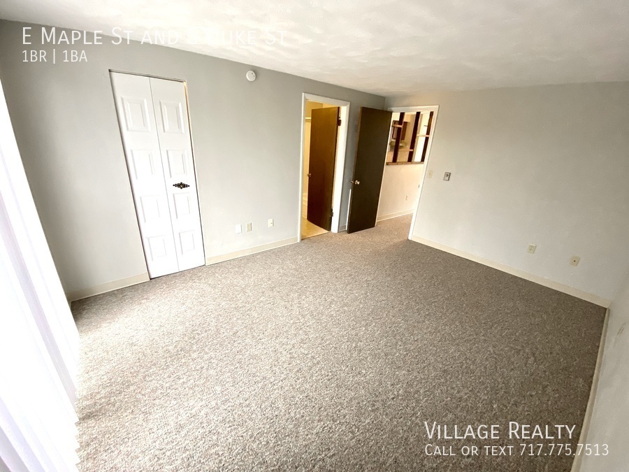 505 E Maple St – photo 2