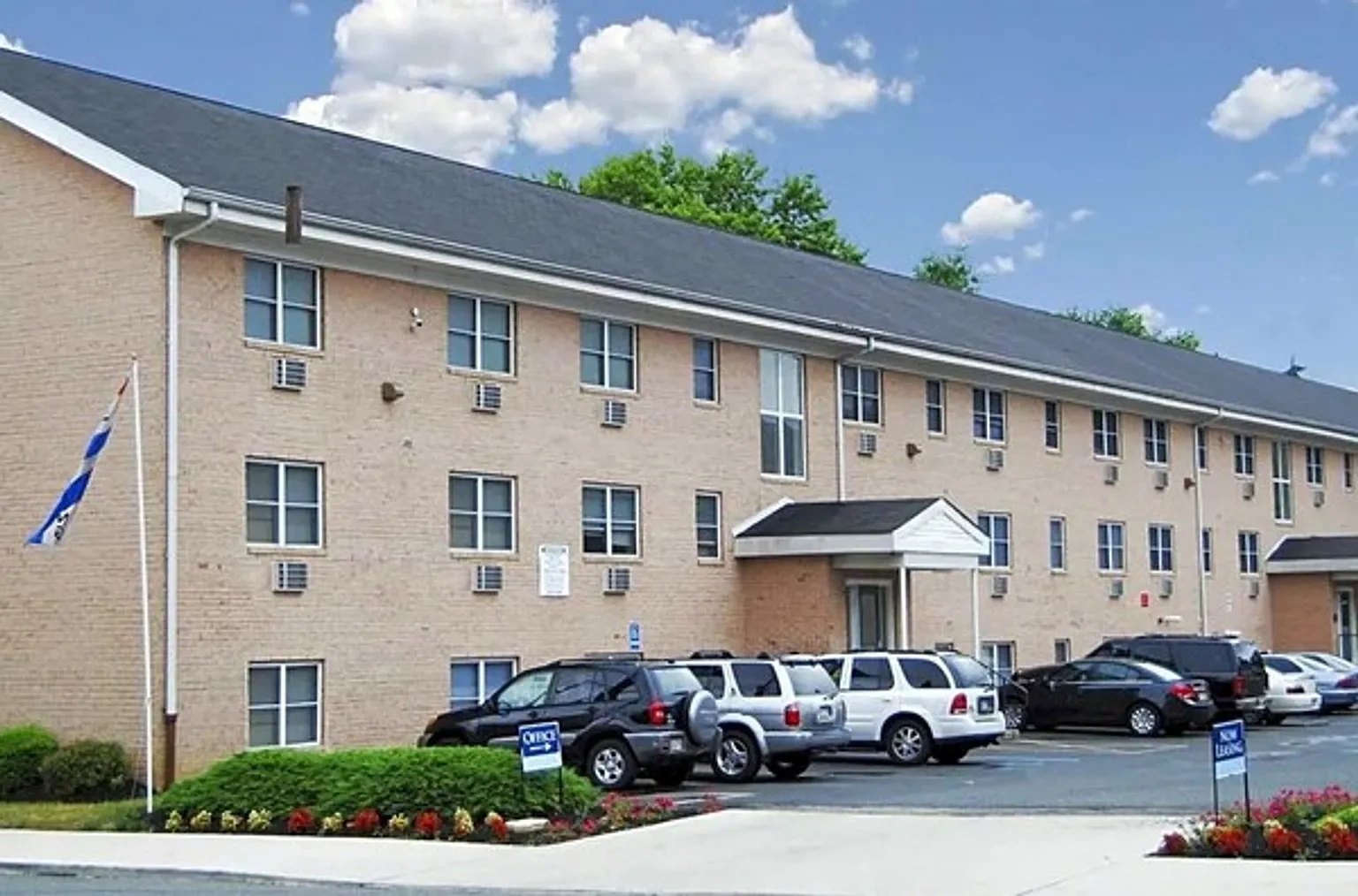Austin Manor Apartments – photo 1