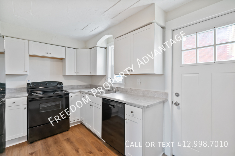 10 Iron St – photo 1