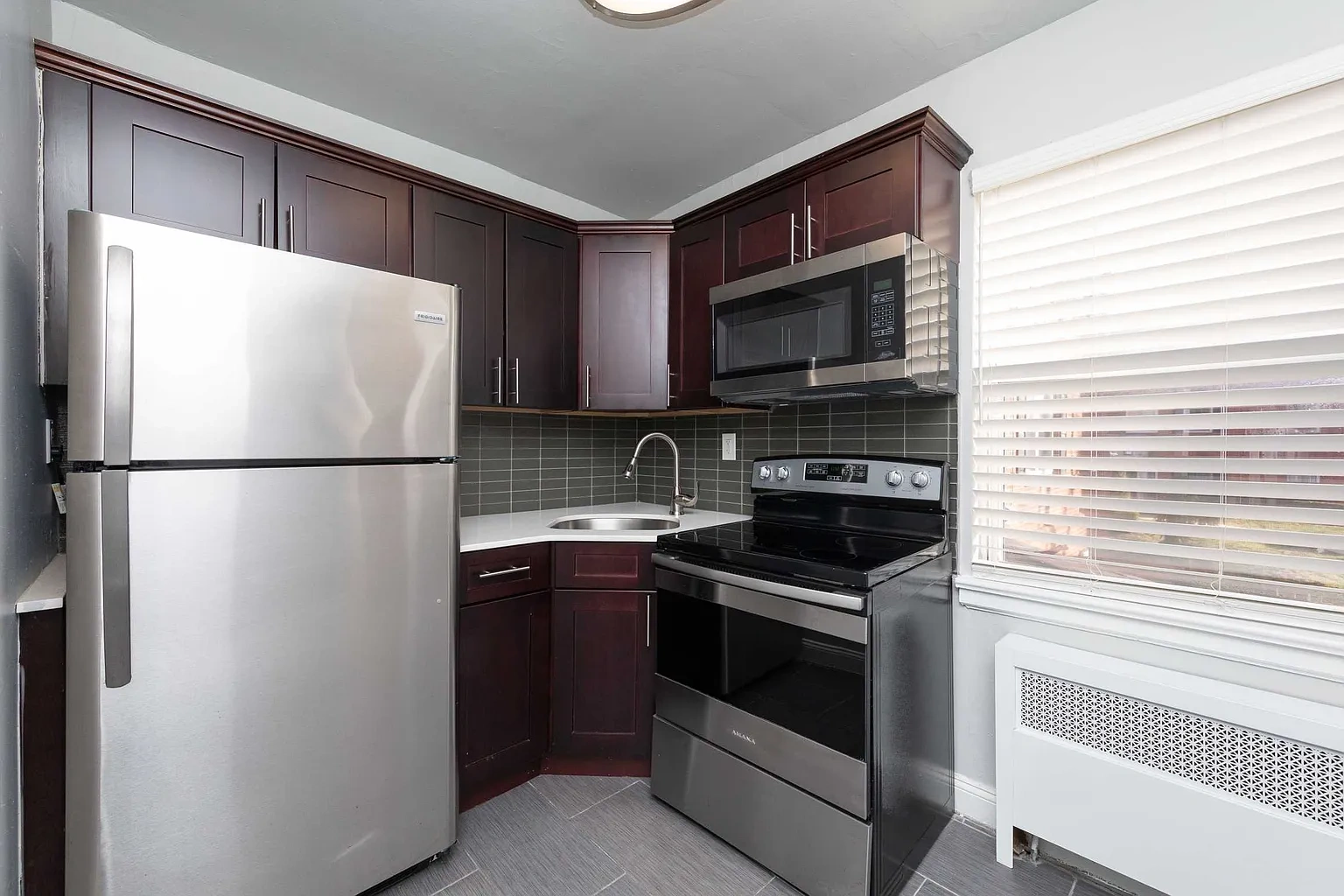Walnut Court Apartments – photo 2