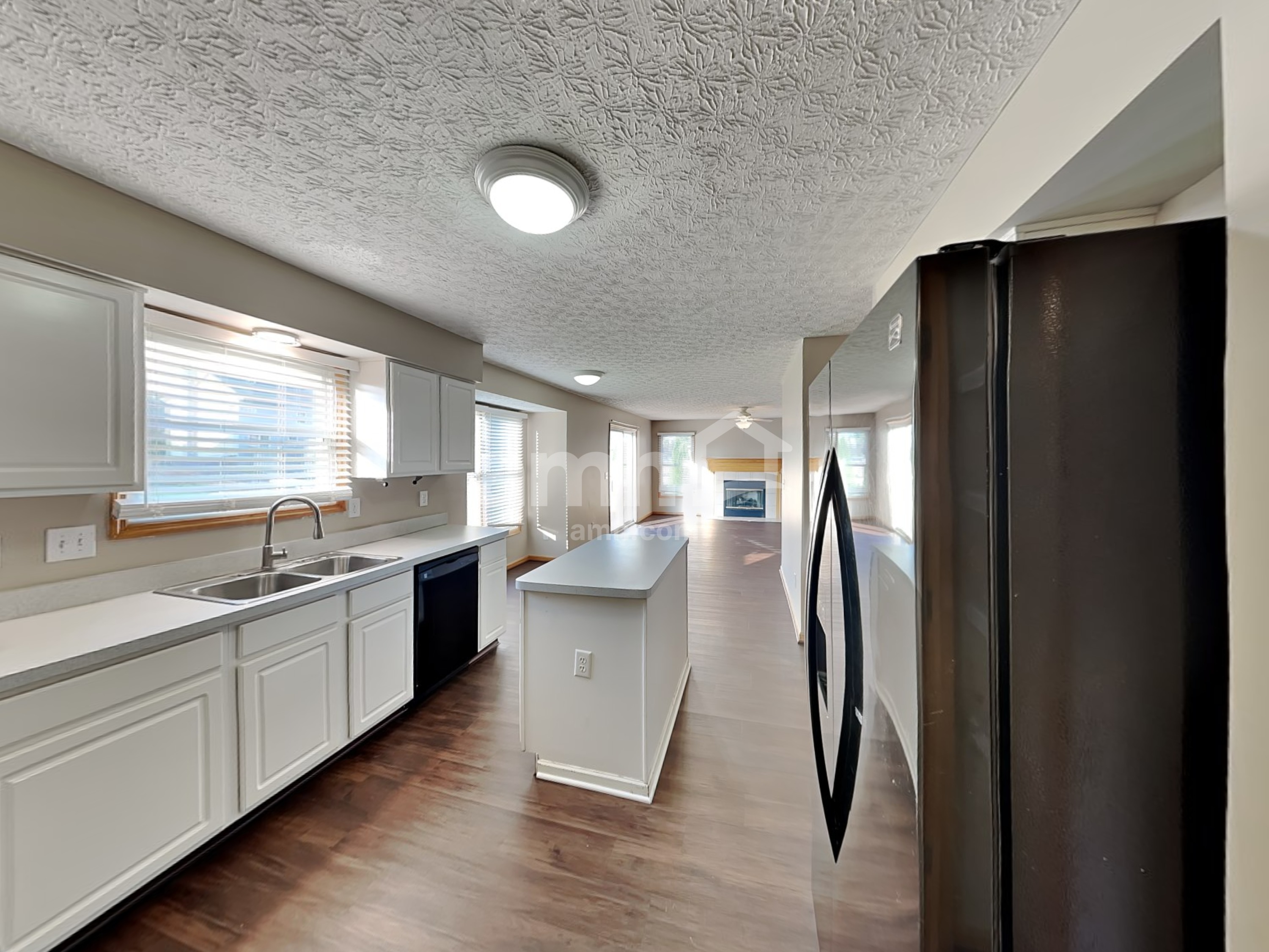 2403 Hutcheson Ct – photo 3