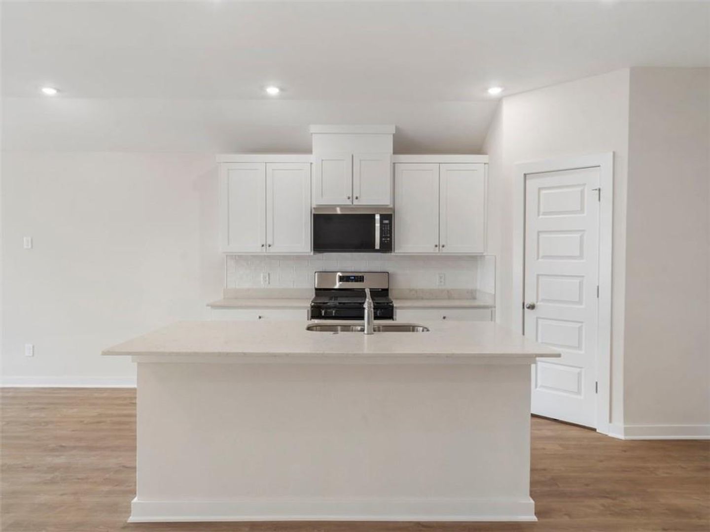 618 S Neon Ave – photo 4