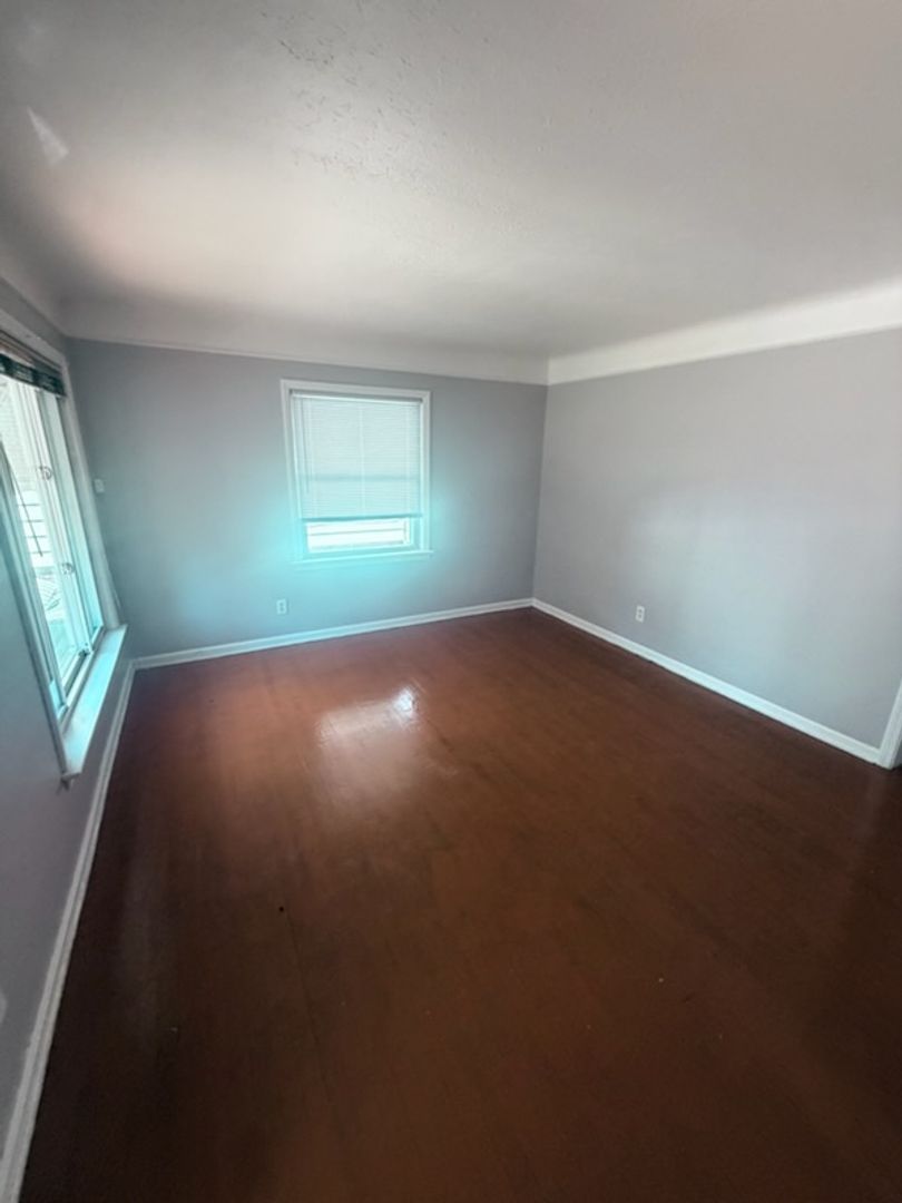 11215 Langton Ave – photo 3