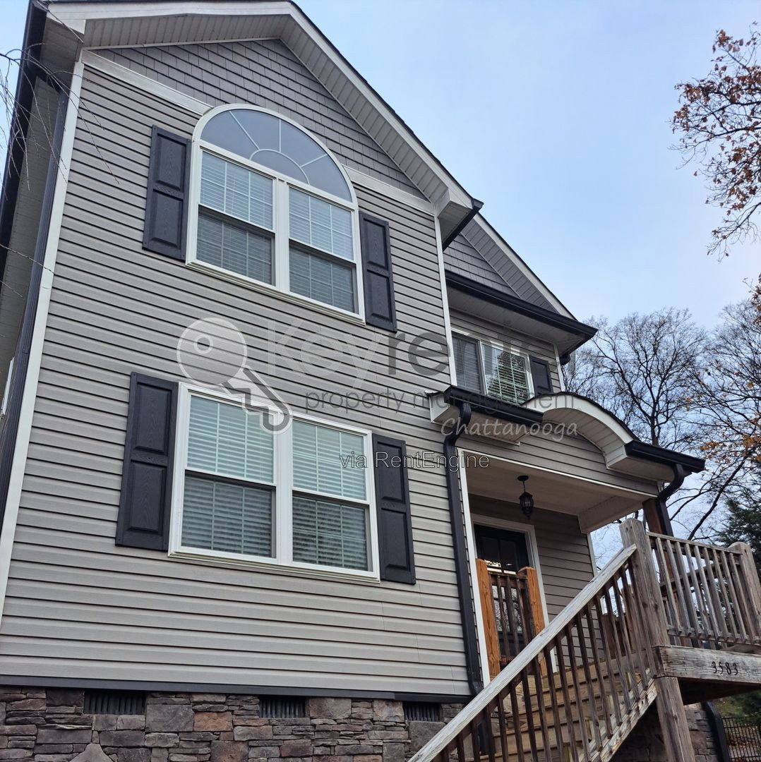 3583 Crompton St – photo 2