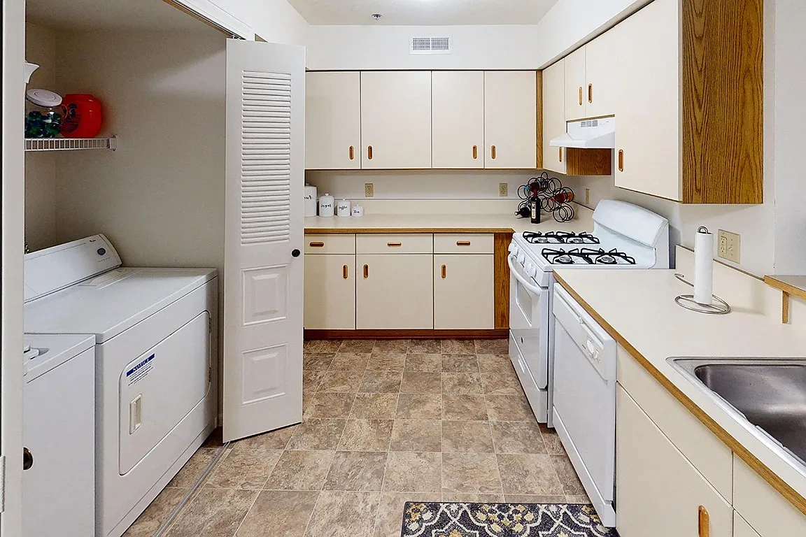 Tracy Creek Apartment Homes – photo 3