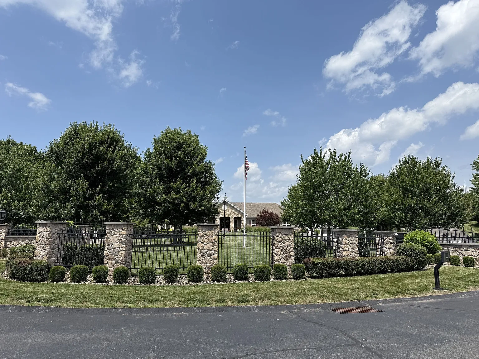 Fox Chase Luxury Apts – photo 4