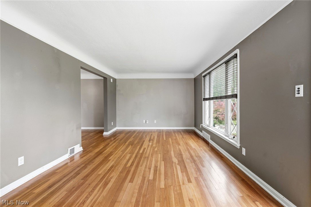 7906 Kenton Ave – photo 5