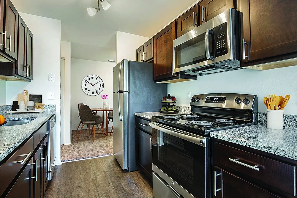 Westwinds Apartments – photo 1