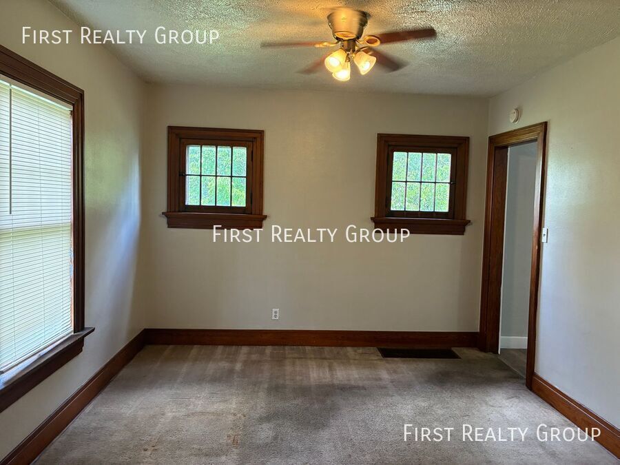 222 S Findlay St – photo 3