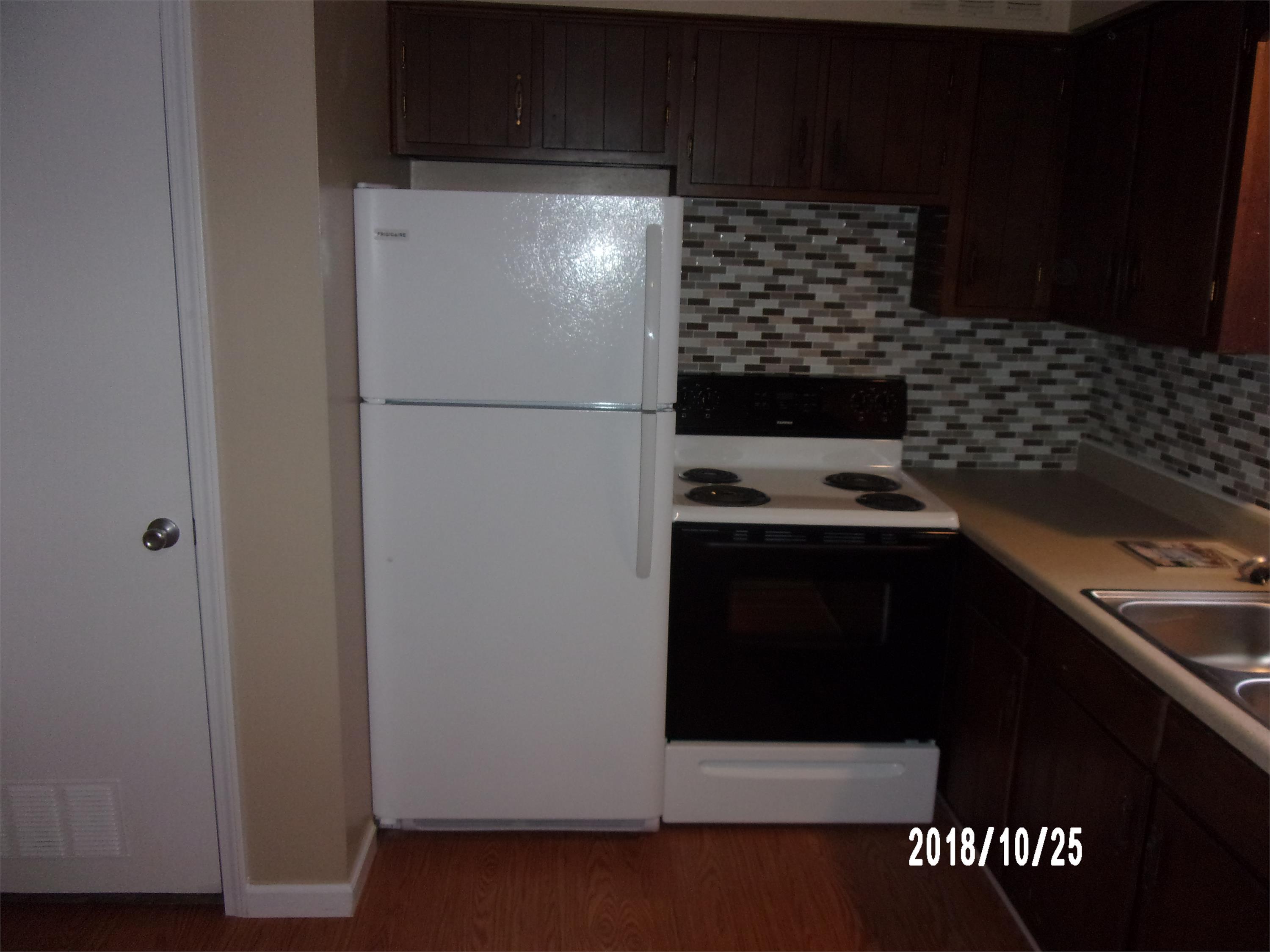 485 Brentwood Dr – photo 3