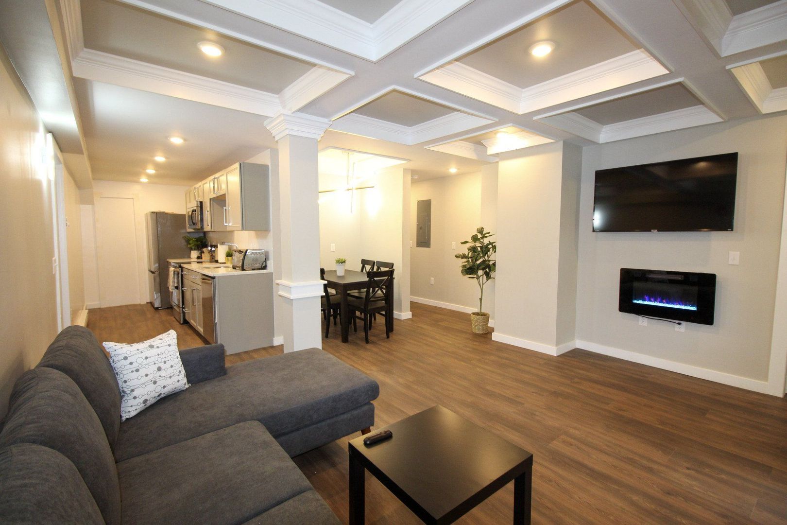 522 Stewart Ave unit 522-3 – photo 1