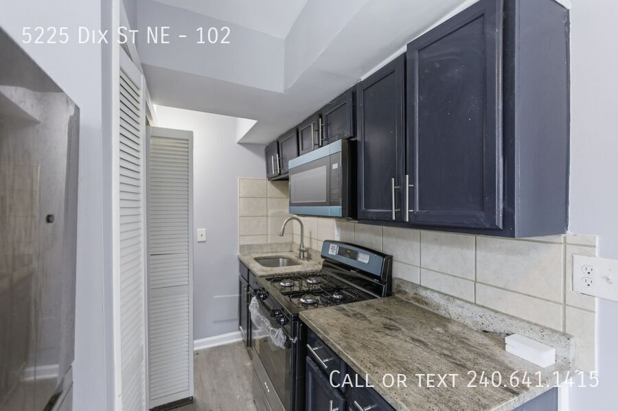 5225 Dix St NE – photo 5