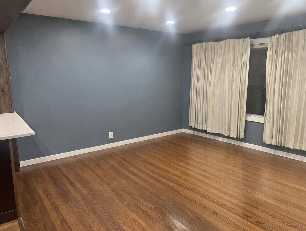 5041 N Cumberland Ave – photo 2