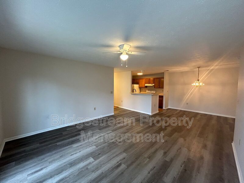 6615 Hedington Square unit 2 – photo 3