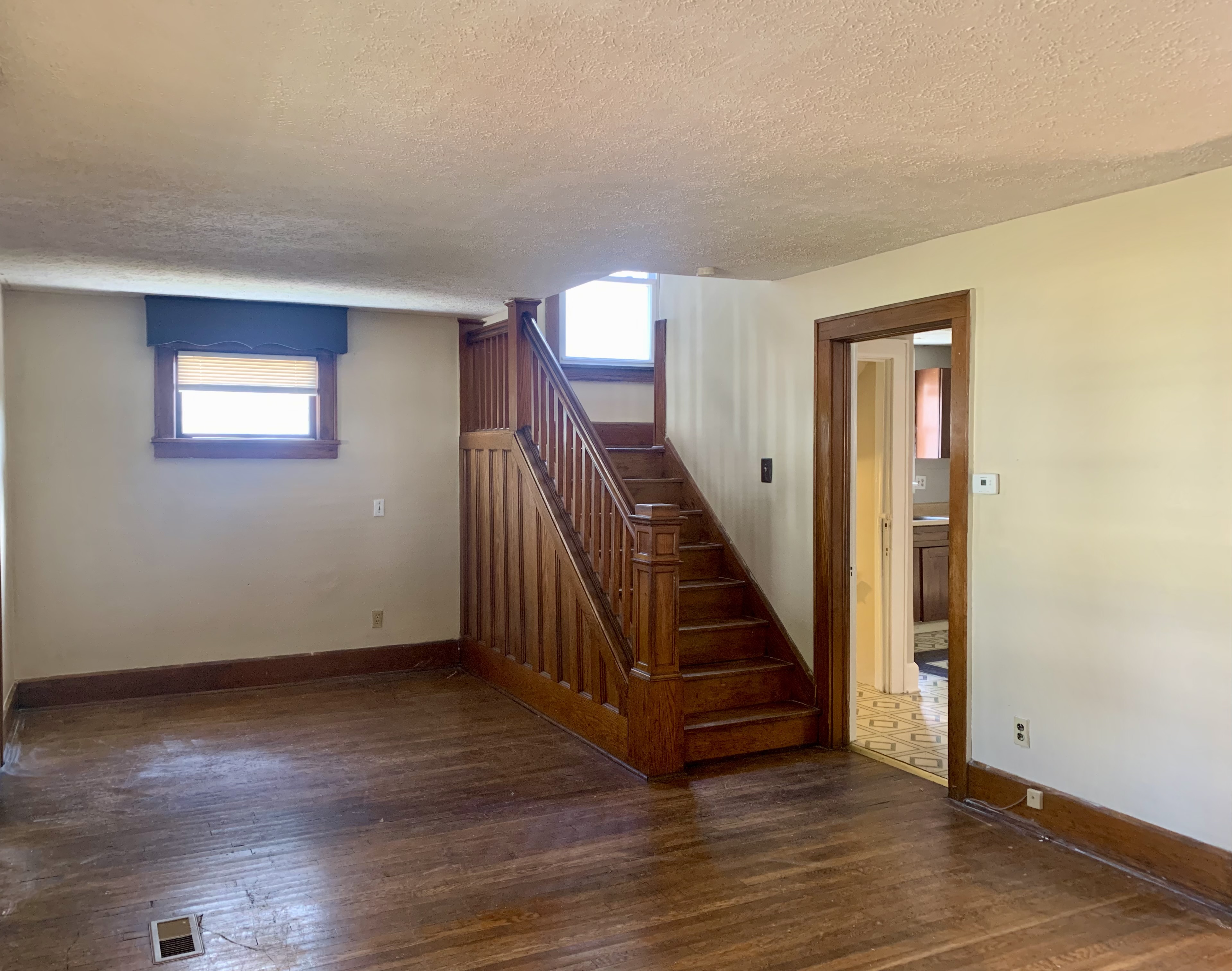 1525 Miami Ct NE – photo 3