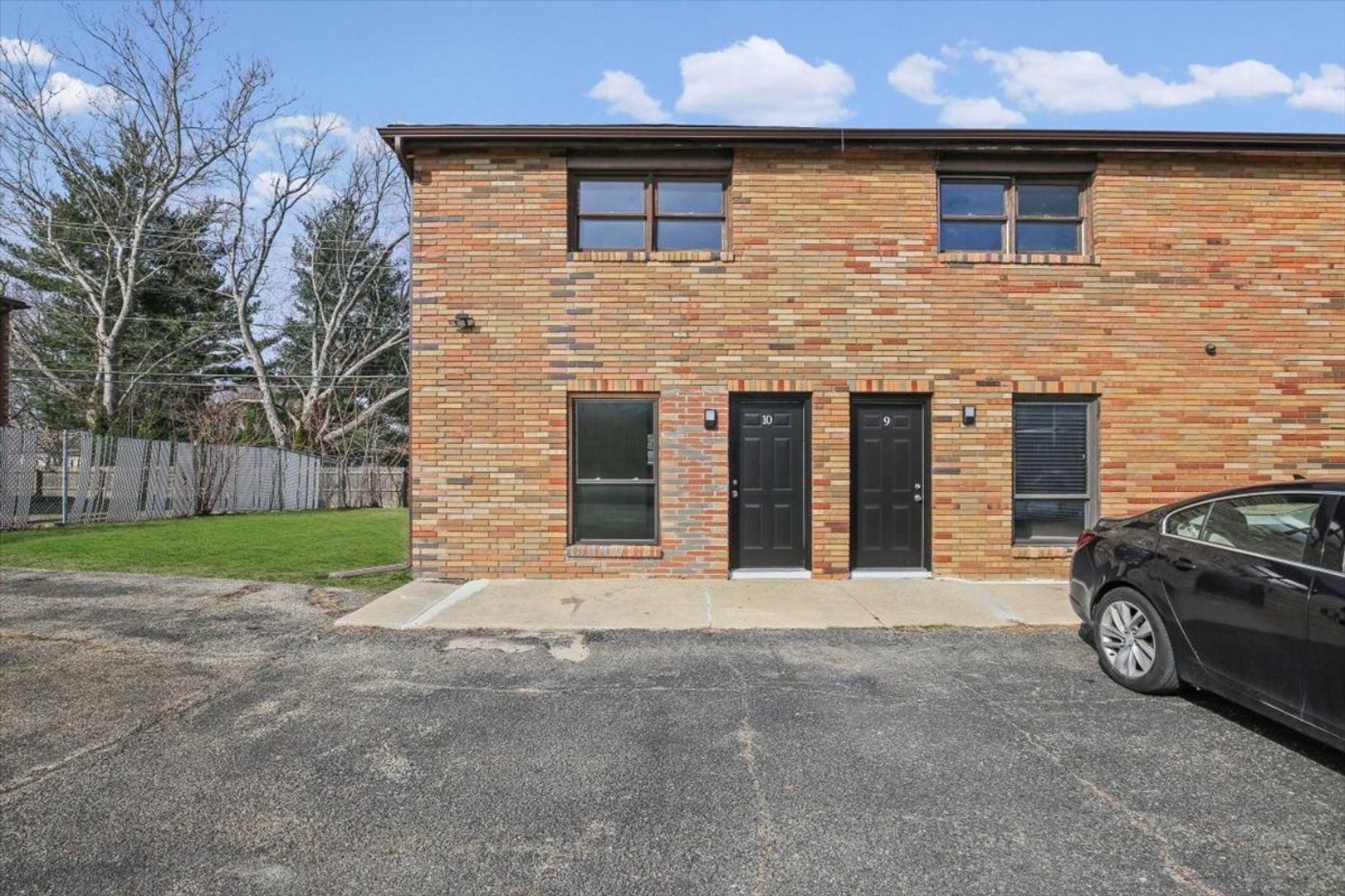 2010 E Empire St unit Unit 5 – photo 4