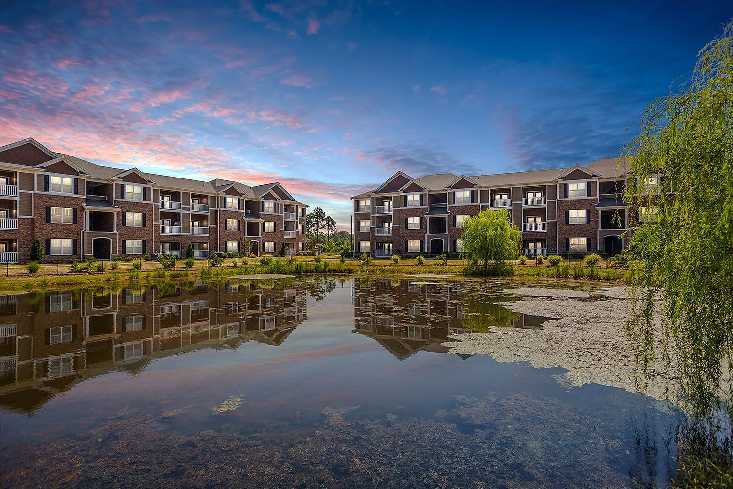 Astoria Apartments – photo 2