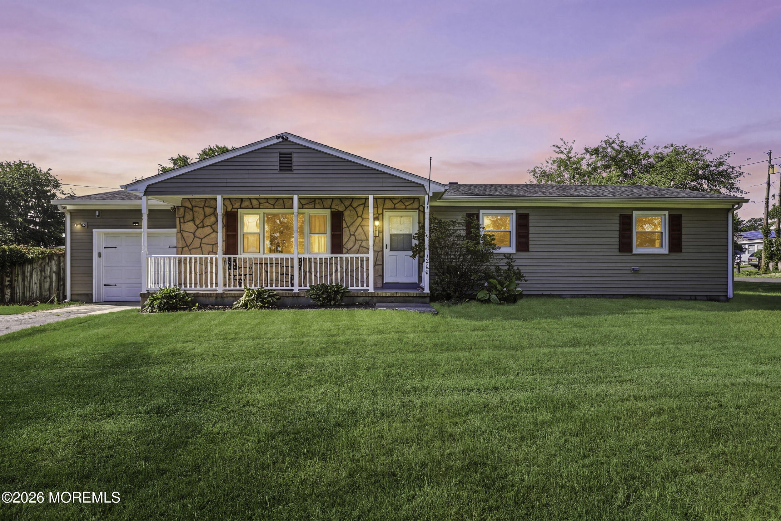 1200 Lawrence Ave – photo 2