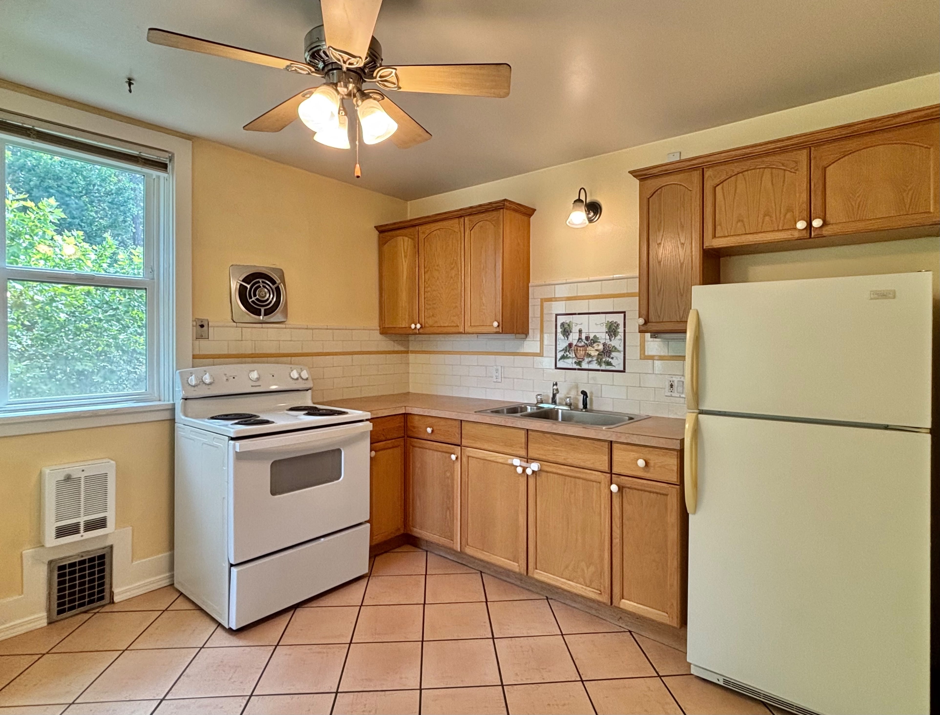 176 S Chestnut St – photo 4