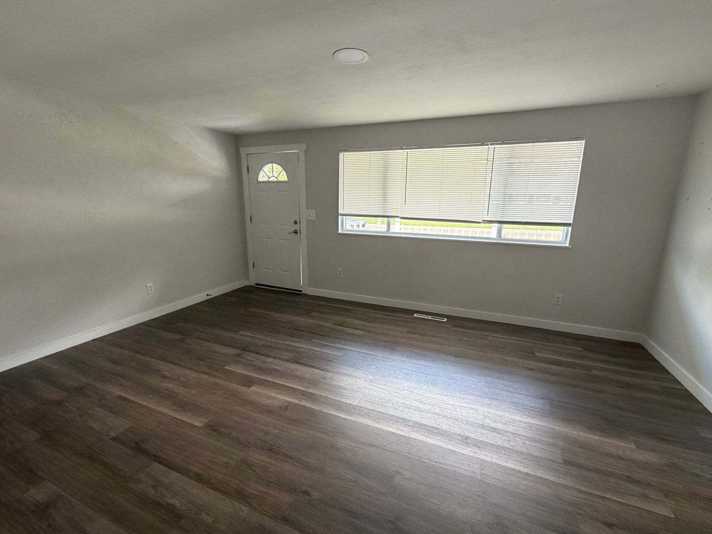 4326 Kitridge Rd – photo 2