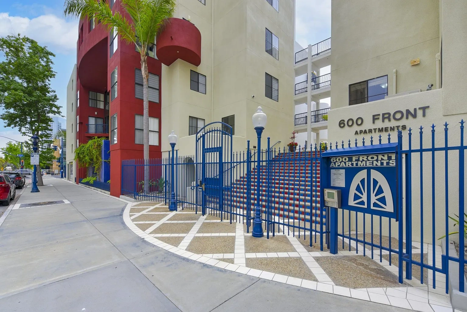 600 Front – photo 2