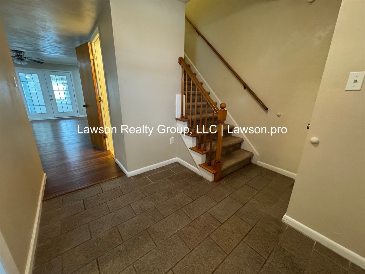 107 Oxford Square – photo 2