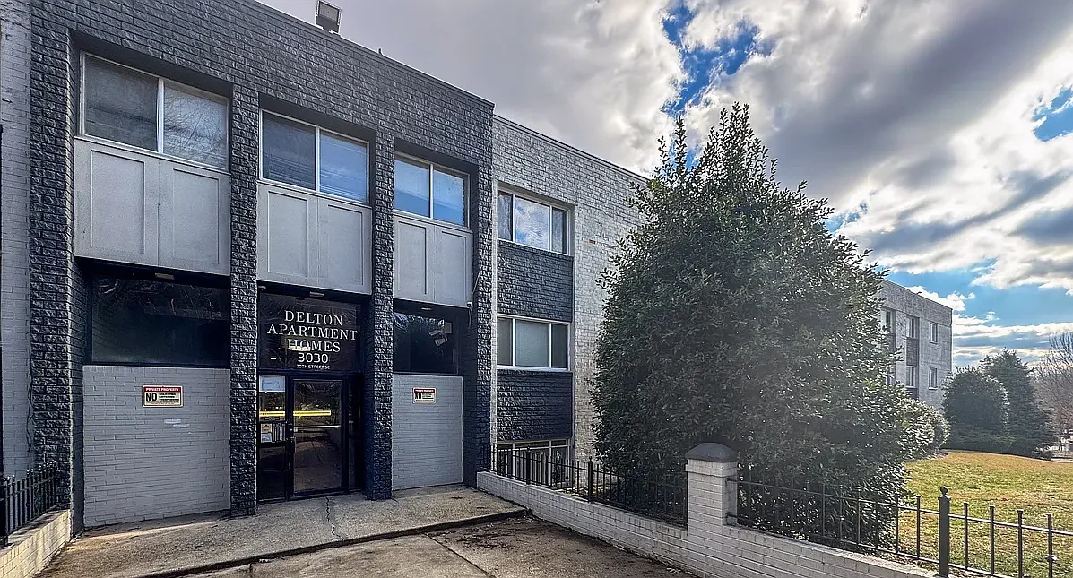 Delton Apartments – photo 1