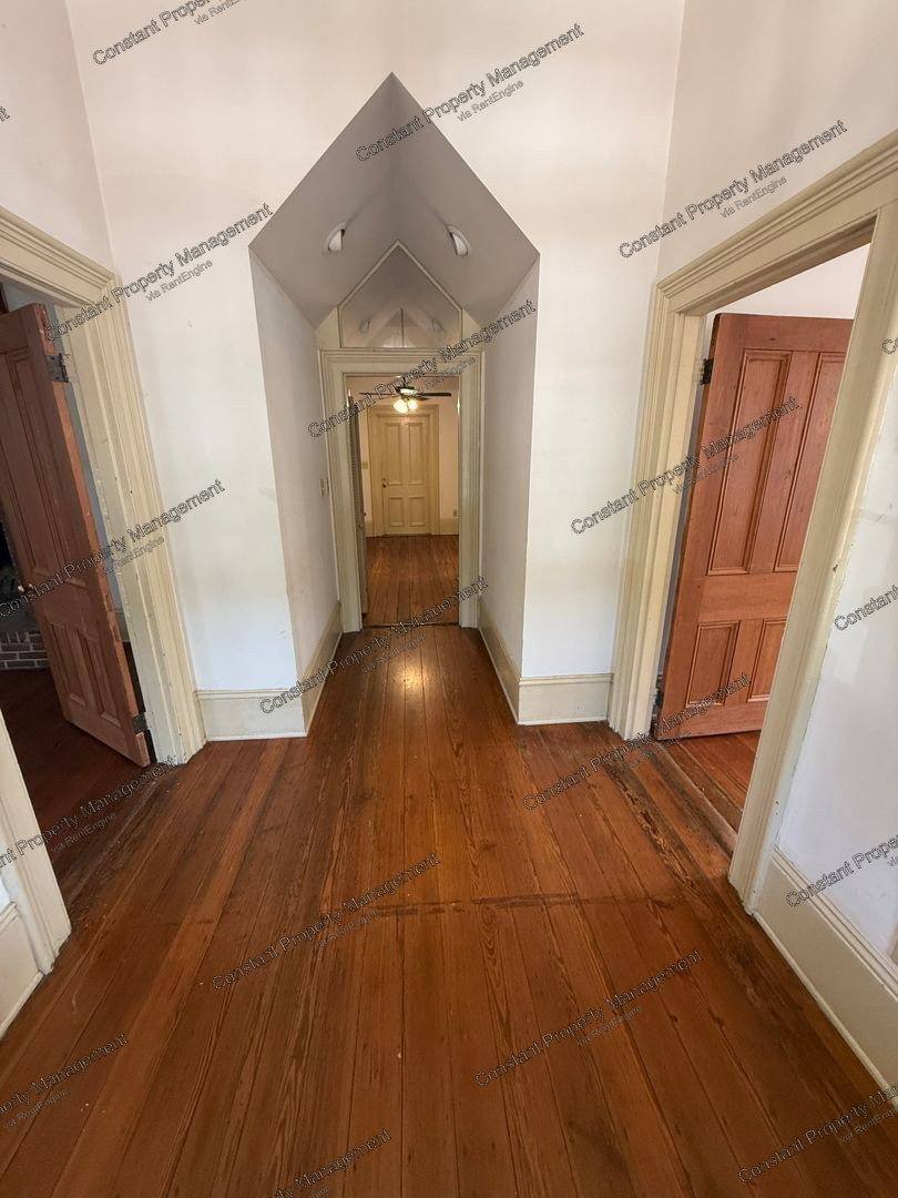 1031 Bond St unit 1 – photo 2