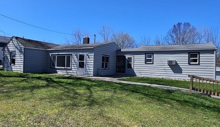 4660 Darrow Rd – photo 2
