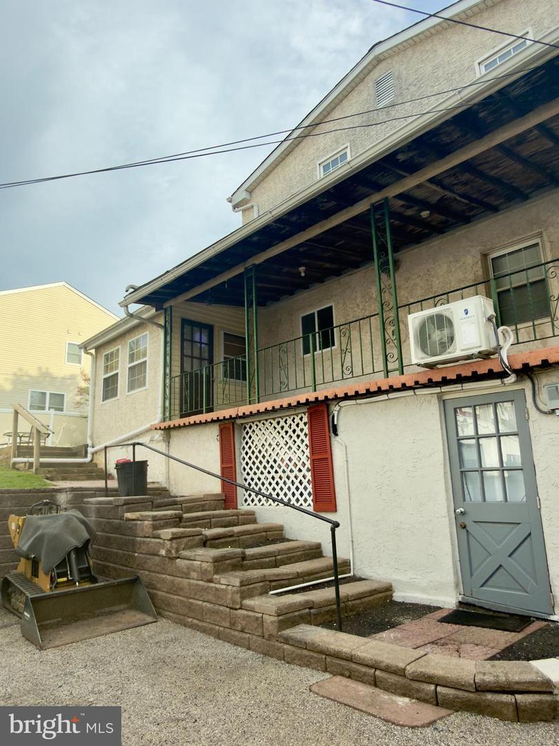 422 W 6th Ave – photo 4