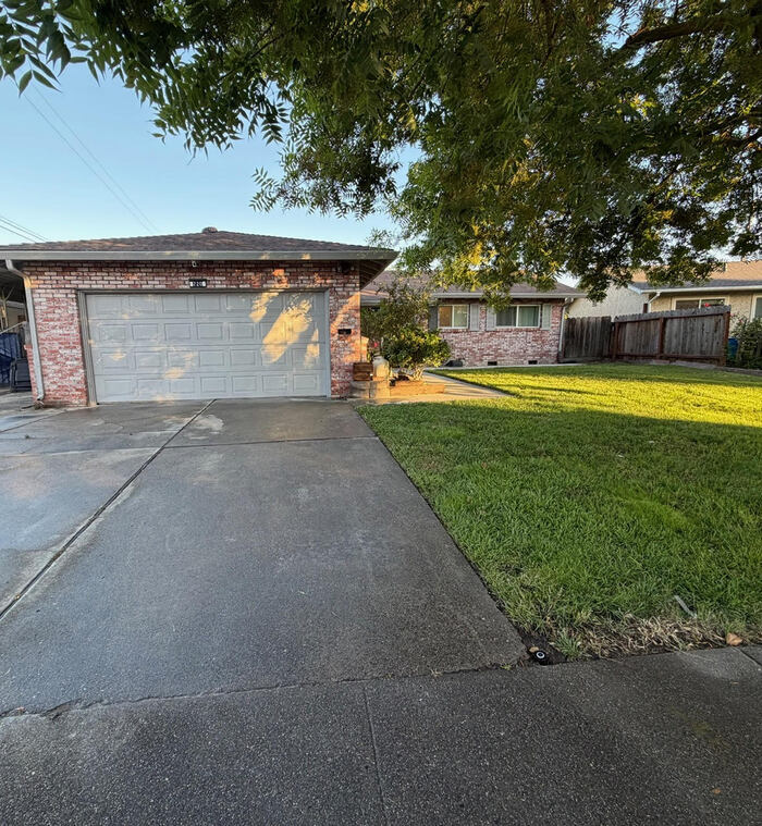 720 Merrywood Ln – photo 1
