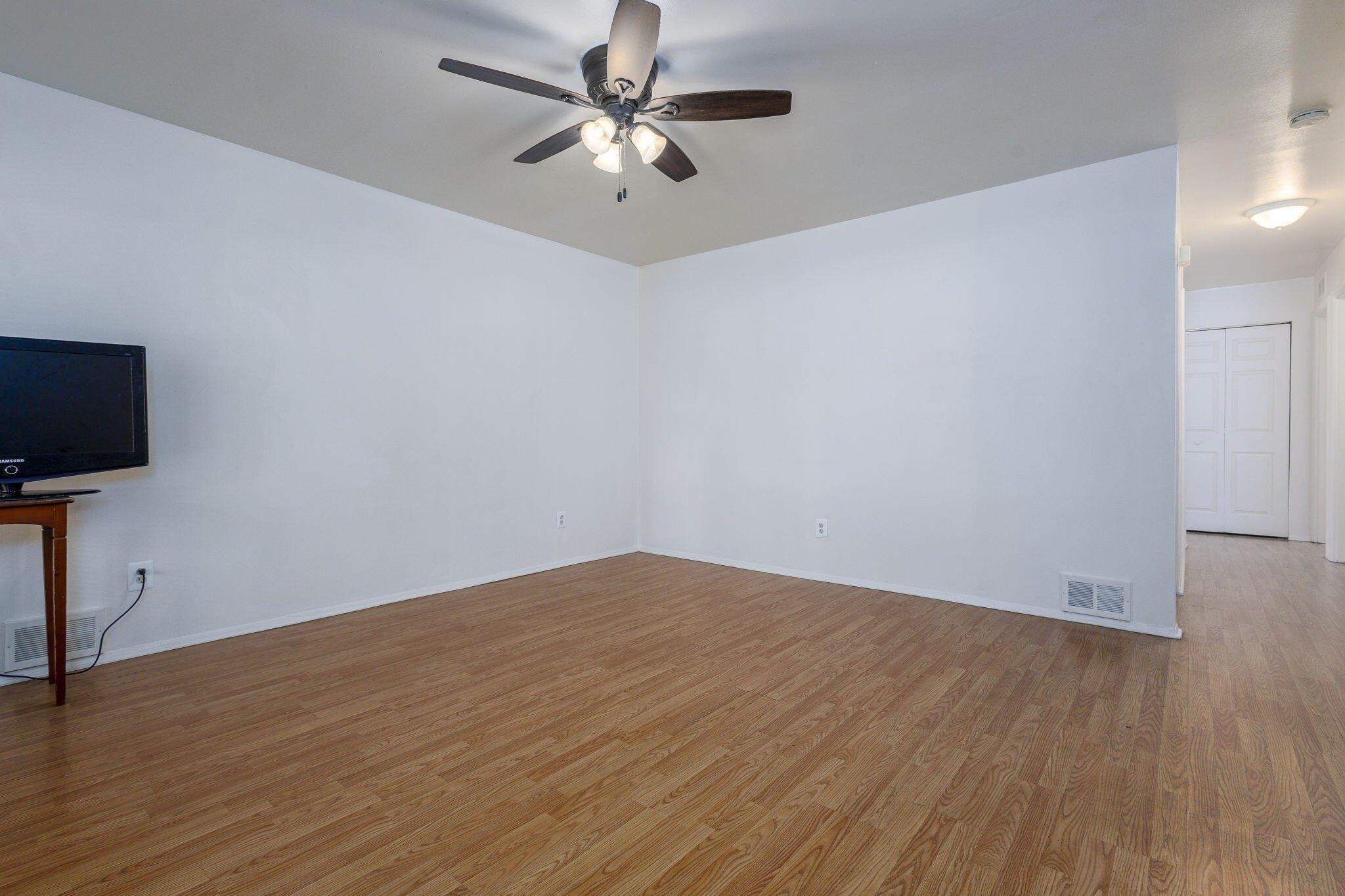164 Westway St – photo 4