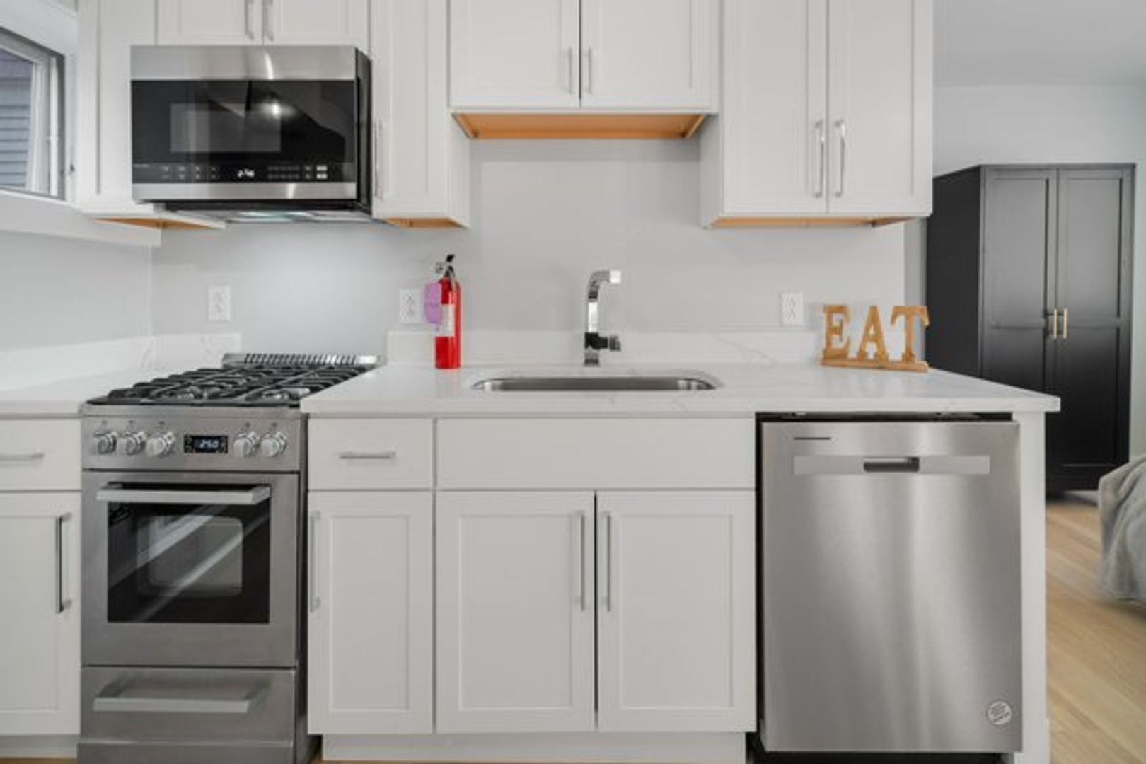 504 Stewart Ave unit 504-C – photo 3