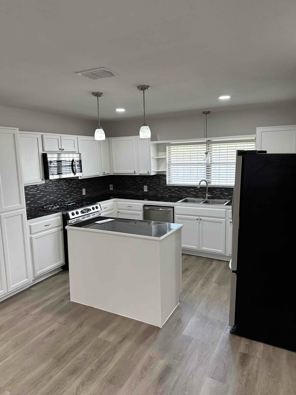 963 Shephard Dr – photo 1