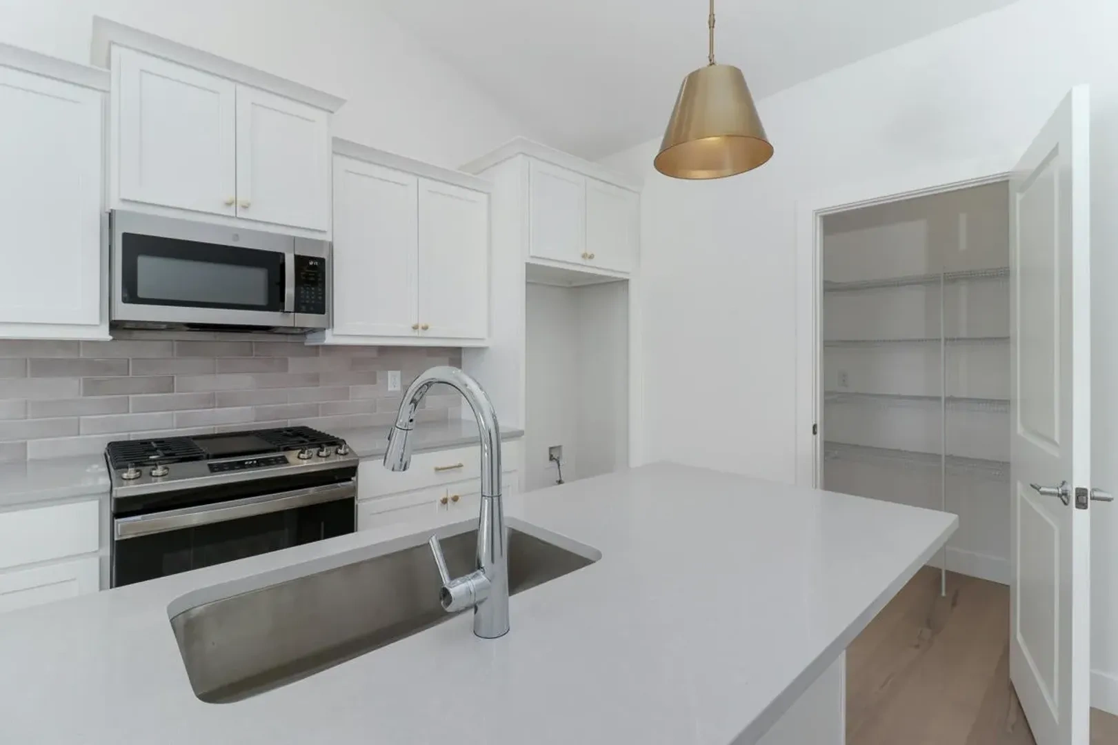 21 Stone Ml Ct unit 21 Stone Mill Ct. – photo 5