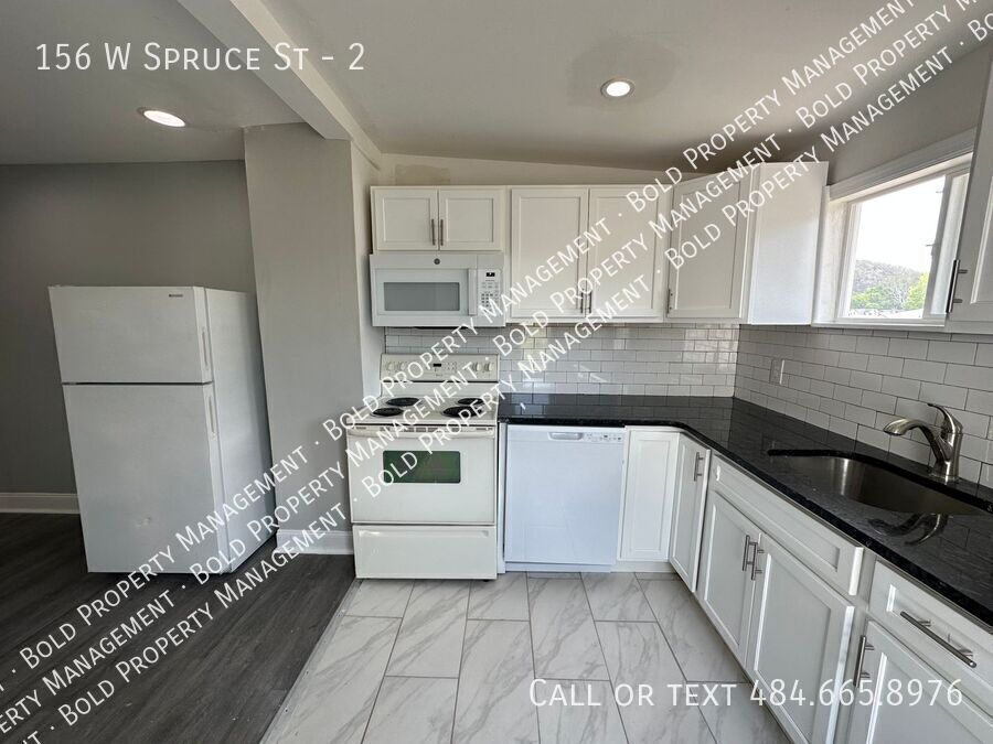 156 W Spruce St – photo 1