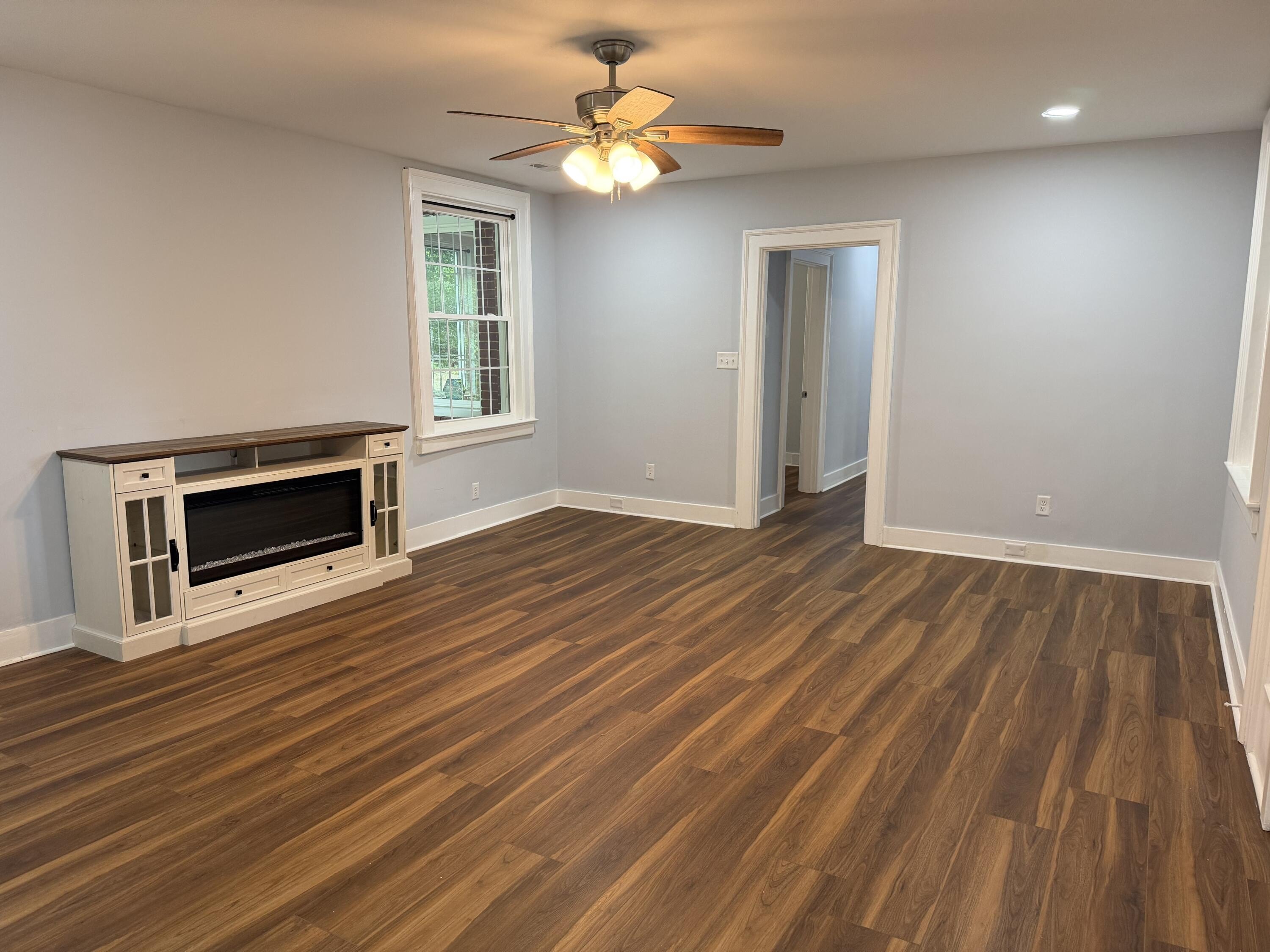 1211 Glenwood Dr – photo 3