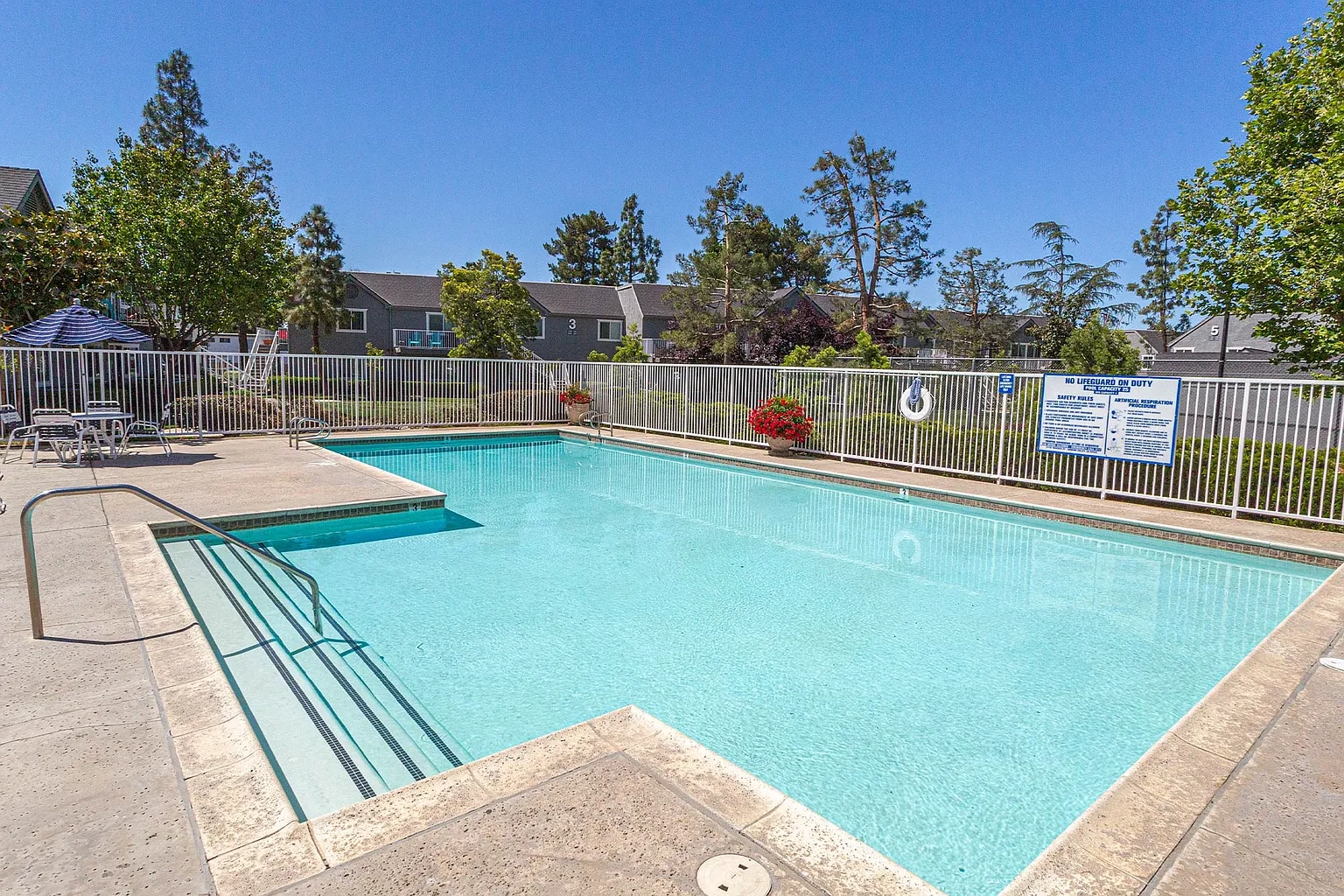 Mountain View Apartments – photo 2