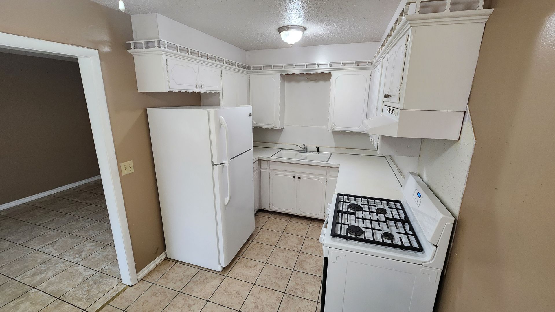 301 N University Dr unit 7 – photo 3