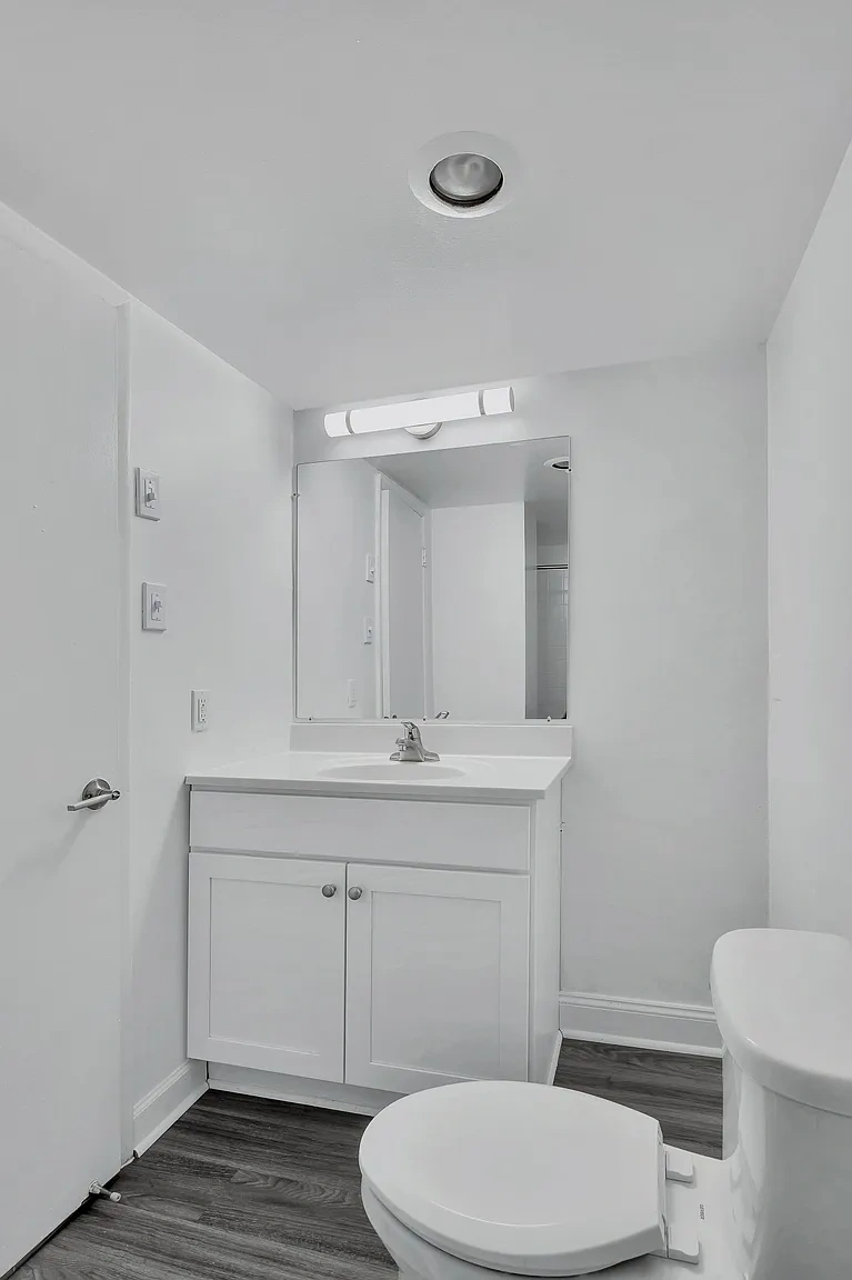 The Warwick Apartments – photo 1