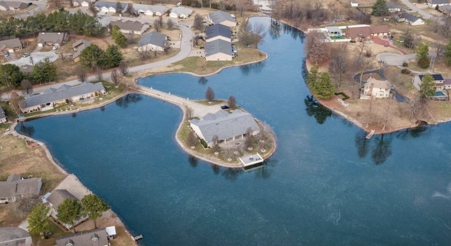 633 Lake Harbor Dr – photo 1