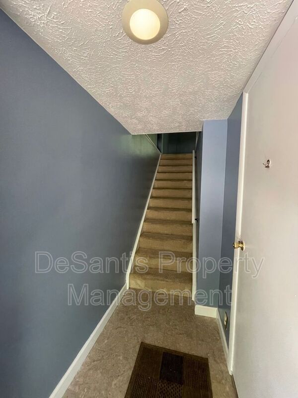 604 Arkwood Dr – photo 3