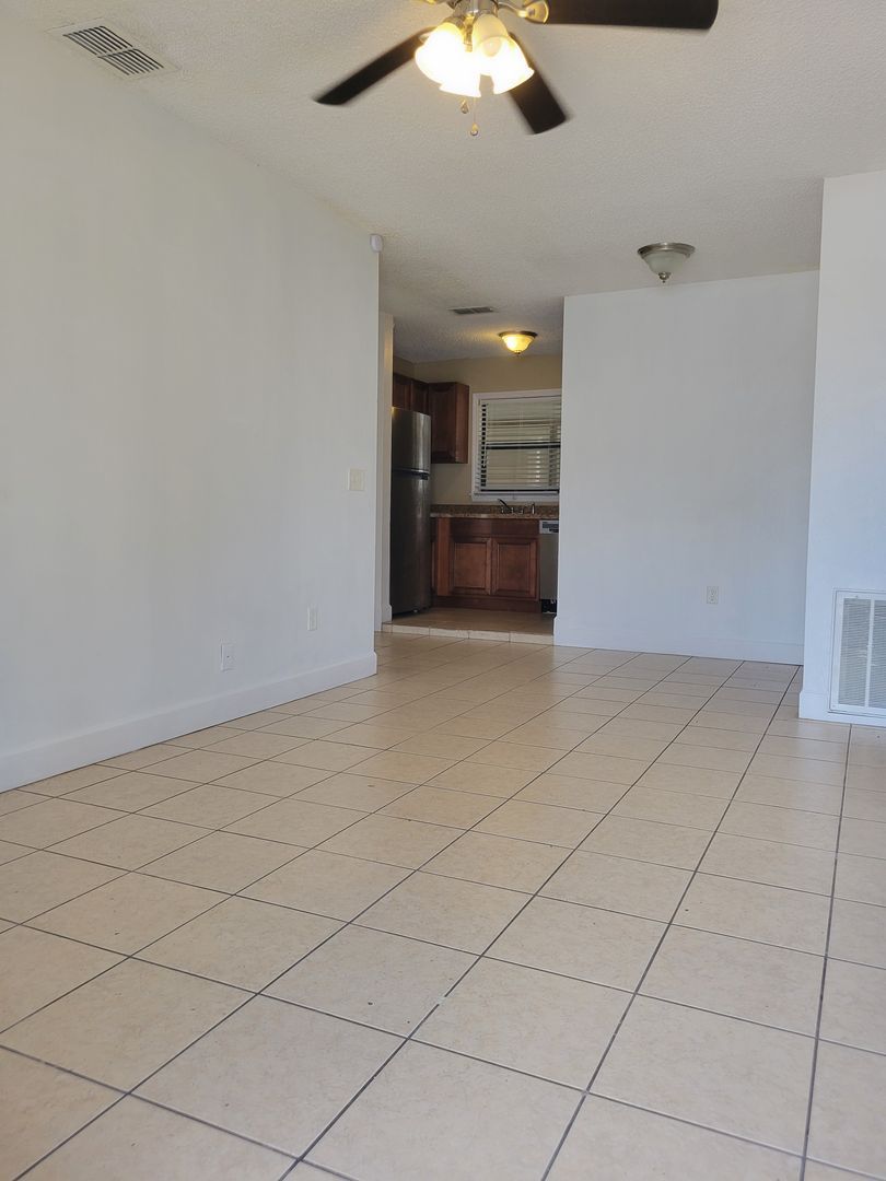 1800 3rd Ct SE unit G – photo 2