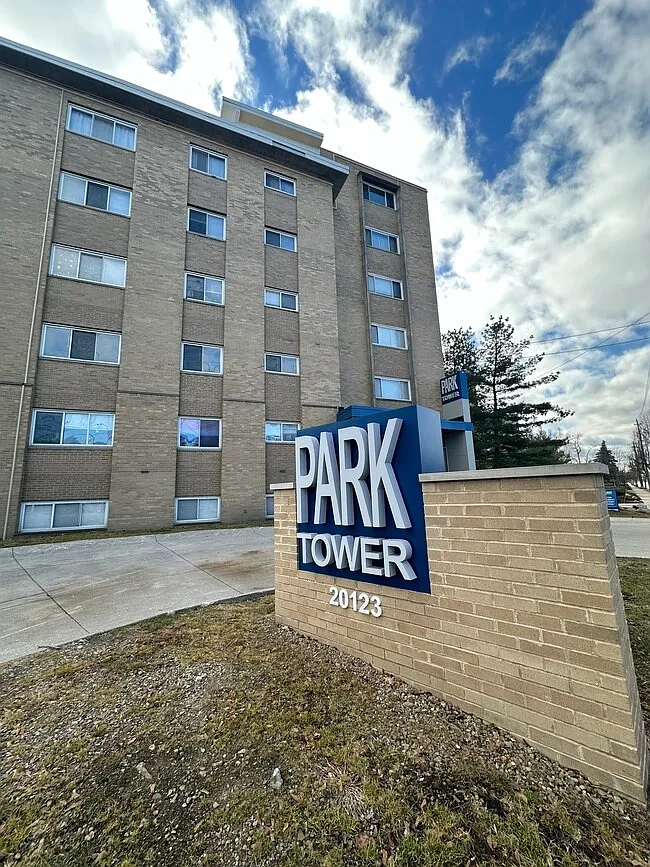 Park Tower – photo 2