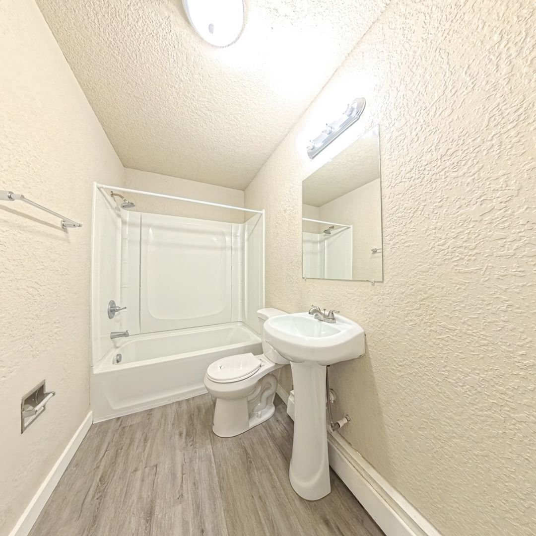 410 S 6th St unit Unit 2 – photo 5